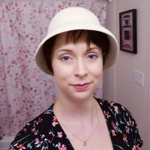 Soft Bamboo Cloche Like NEW!!